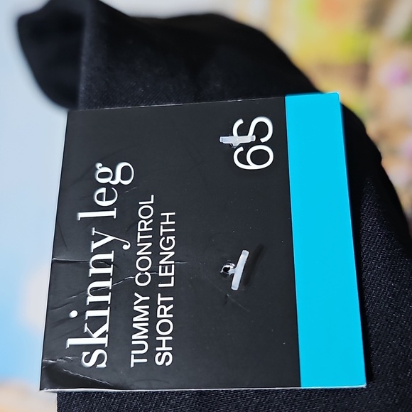 Alfani Skinny Leg Black Tummy Control Pants Size 6S Short NWT - Picture 5 of 7